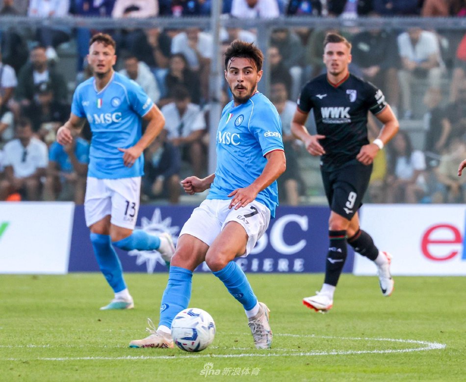 在每一场比 在每一场比