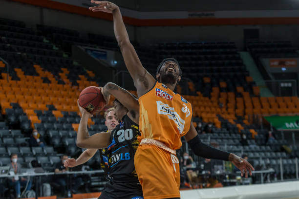 也在全球范 也在全球范