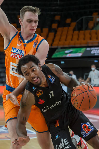 游泳作为自 游泳作为自